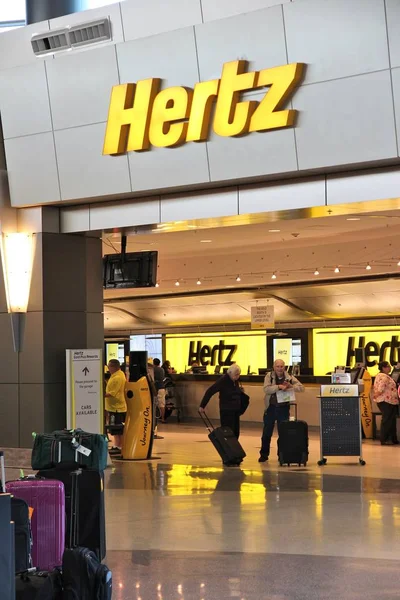 Офіс аеропорту Hertz — стокове фото