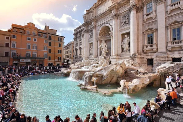 Trevi, rom — Stockfoto