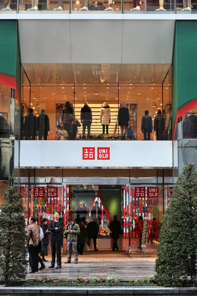 Marca de loja Uniqlo — Fotografia de Stock