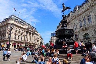 Piccadilly Circus