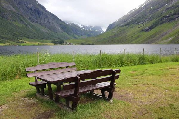 Norge picknickbord — Stockfoto