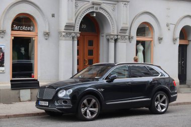 Bentley Suv