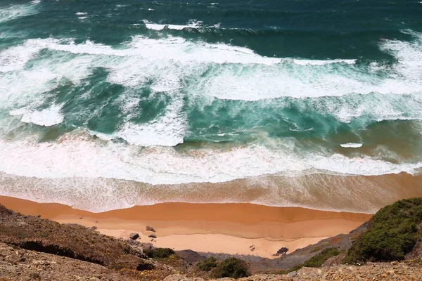 Portekiz vahşi plaj — Stok fotoğraf