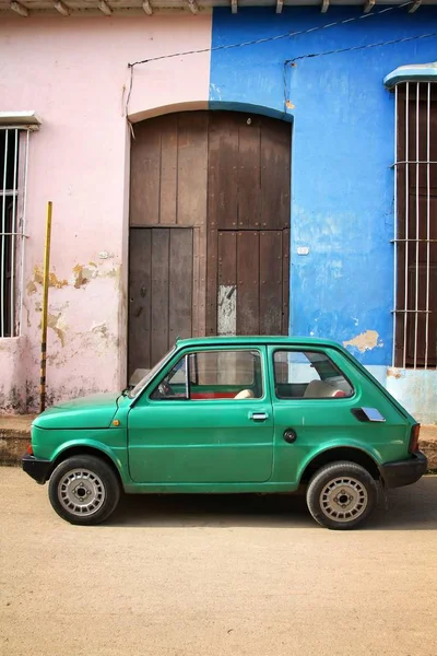 Um carro estranho. — Fotografia de Stock