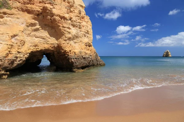 Algarve bölge kıyıları — Stok fotoğraf