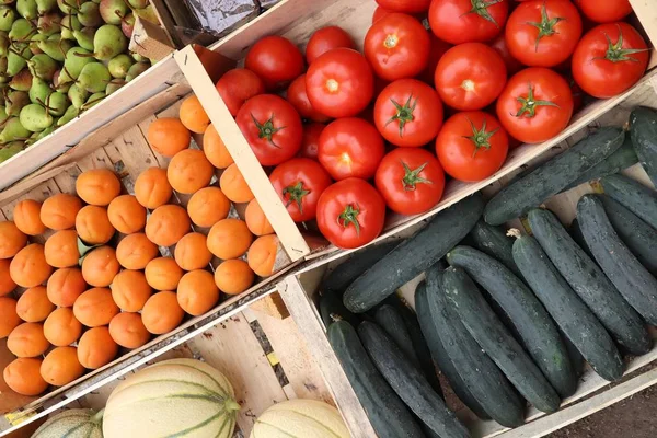 Fresh fruit and vegetables — Stock Photo, Image