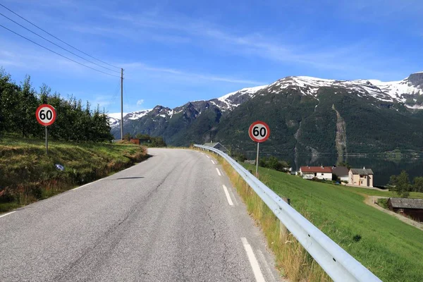 Ограничение скорости в Норвегии — стоковое фото