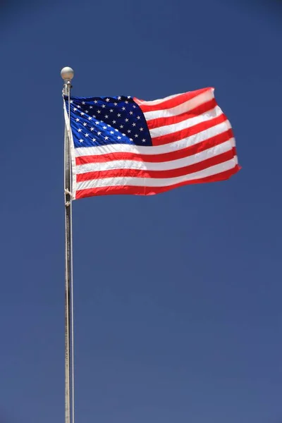 Windy American flag — Stock Photo, Image