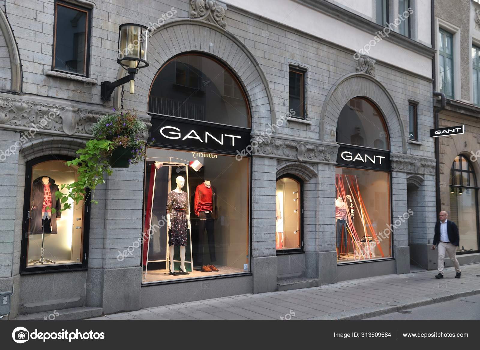 Generous snap Write email Gant fashion, Sweden – Stock Editorial Photo © tupungato #313609684