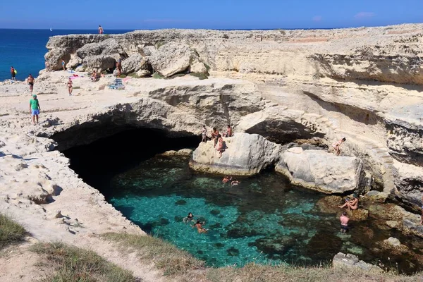 Trou de natation dans les Pouilles — Photo