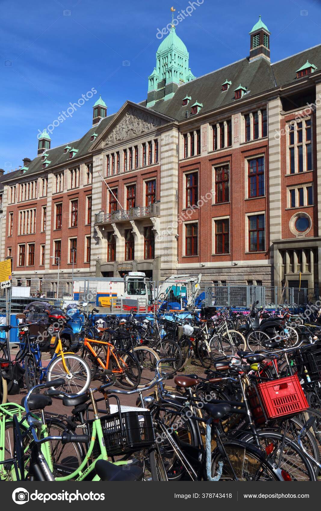Amsterdam Netherlands July 2017 Euronext Amsterdam Stock Exchange Building  Euronext — Stock Editorial Photo © tupungato #378743418