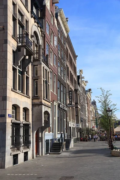 Amsterdam Nederländerna Juli 2017 Människor Besöker Oude Turfmarkt Amsterdam Nederländerna — Stockfoto
