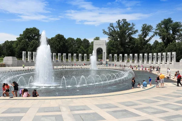 Washington Eua Junho 2013 Pessoas Visitam Memorial Nacional Segunda Guerra — Fotografia de Stock