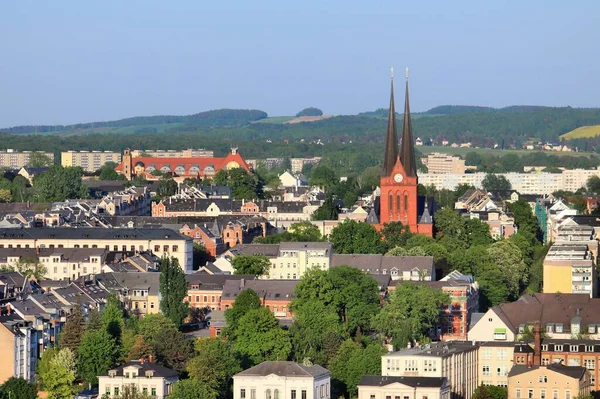 德国Chemnitz市 松嫩贝格区温暖落日光下的城市航景 — 图库照片