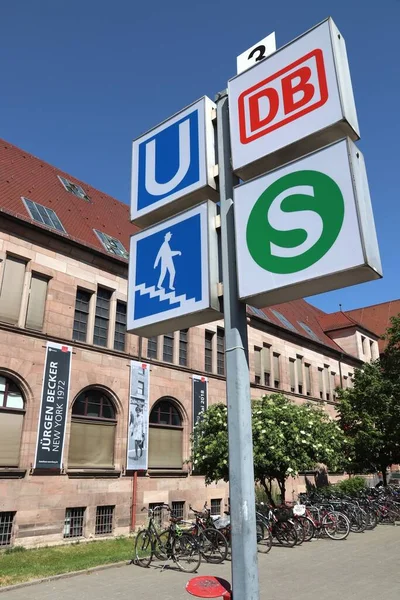 Nuremberg Alemania Mayo 2018 Señales Para Estación Transporte Público Deutsche —  Fotos de Stock