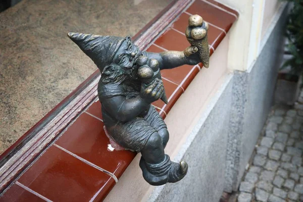 Wroclaw Poland Maj 2018 Glass Gnome Eller Dvärg Liten Staty — Stockfoto