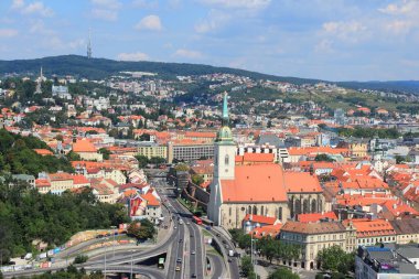 Bratislava, Slovakya - 9 Ağustos 2012: Bratislava, Slovakya'nın Cityscape. Bratislava en kalabalık (462,000) olduğunu ve en çok Slovakya'daki şehir ziyaret.