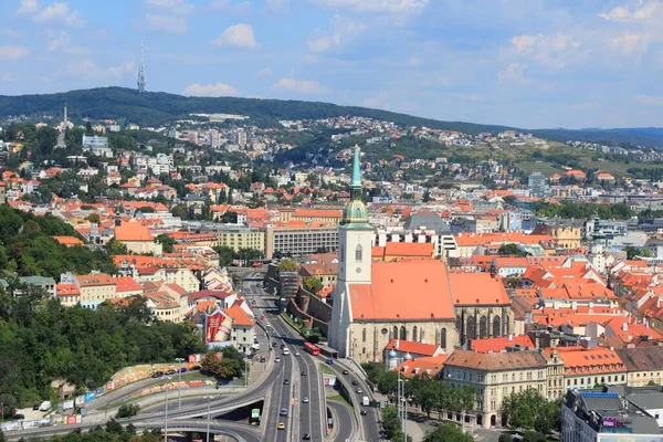 斯洛伐克布拉迪斯拉发 斯洛伐克布拉迪斯 2012 城市景观 布拉迪斯拉是人口最多的 462 000 游人最多的城市在斯洛伐克 — 图库照片