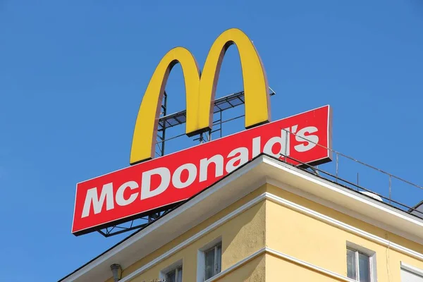 Sofia Bulgaria August 2012 Advertising Sign Mcdonald Fast Food Restaurant — Stock Photo, Image