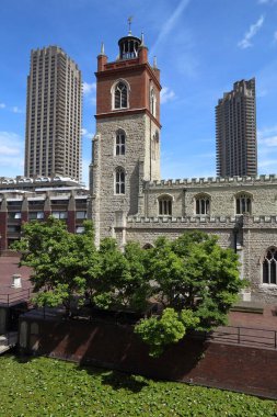 Londra 'daki Barbican Malikanesi. Aziz Giles Kripplegate - gotik kiliseyi yeniden inşa etti.