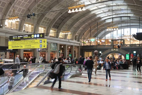 Stockholm Sweden Серпня 2018 Люди Поспішають Центральному Вокзалі Стокгольма Швеції — стокове фото
