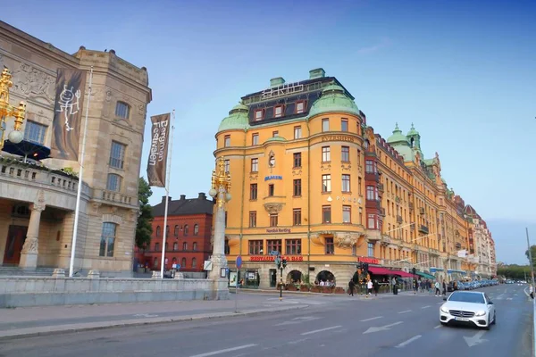 斯托克霍姆 瑞典斯德哥尔摩 2018年8月22日 瑞典斯德哥尔摩市斯特朗德万街的夜景 斯德哥尔摩是瑞典的首都 也是人口最多的地区 — 图库照片