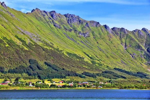 Landschaft Des Arktischen Norwegens Buntes Dorf Auf Den Lofoten — Stockfoto