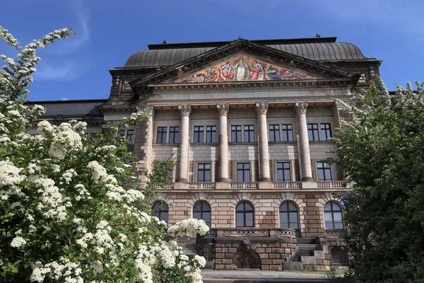 Det Saksiske Finansministerium Sachsisches Staatsminister Finanzen Landmark Dresden Tyskland - Stock-foto