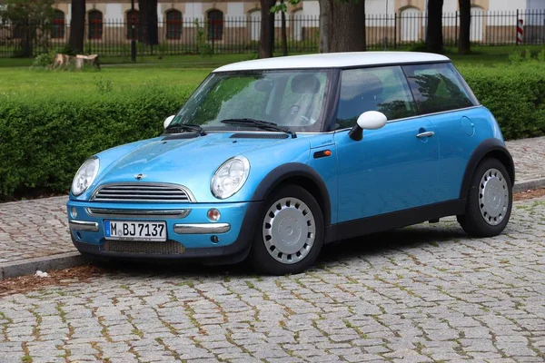 Dresden Allemagne Mai 2018 Petite Citadine Bleue Mini Cooper Garée — Photo