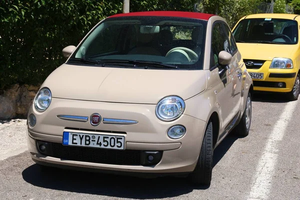 Corfu Greece Junho 2016 Fiat 500 Pequeno Carro Cidade Estacionado — Fotografia de Stock