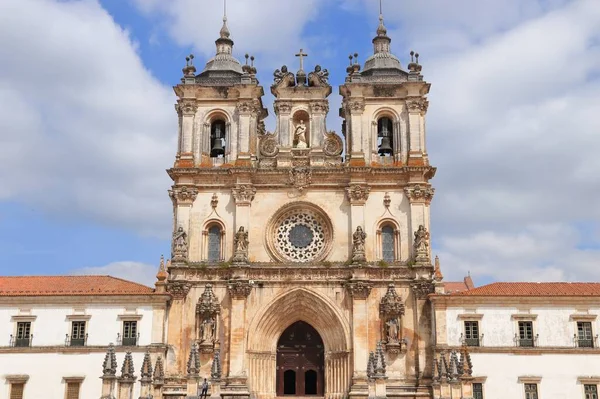 ポルトガルのランドマーク ポルトガルのアルコバカ修道院教会 ポルトガルの中世ゴシック建築 ユネスコ世界遺産 — ストック写真
