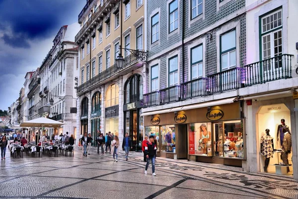 Lisboa Portugal Junho 2018 Pessoas Visitam Rua Comercial Rua Augusta — Fotografia de Stock