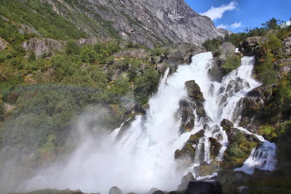 Noorwegen Natuur Waterval Landschap Nationaal Park Jostedalsbreen Briksdalen Valley — Stockfoto