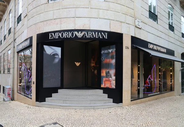 Лисбон Португаль Июня 2018 Модный Магазин Emporio Armani Авенида Либердаде — стоковое фото