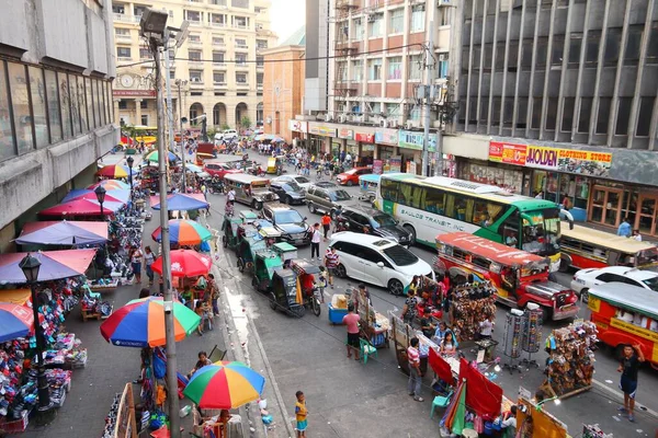 Manila Filipinas Novembro 2017 Pessoas Dirigem Trânsito Pesado Manila Filipinas — Fotografia de Stock