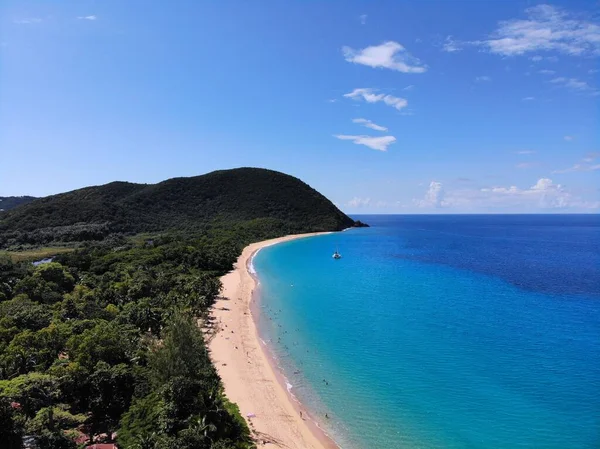 瓜德罗普沙滩无人驾驶飞机视图 加勒比度假景观 Basse Terre岛上的Grande Anse海滩 — 图库照片
