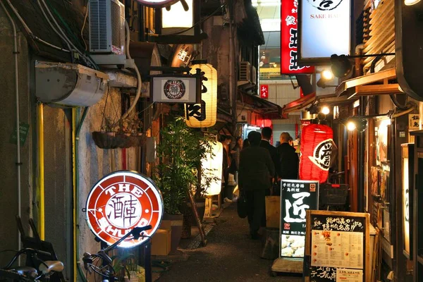 Osaka Japan Listopad 2016 Ludzie Odwiedzają Restauracje Wzdłuż Ulicy Handlowej — Zdjęcie stockowe