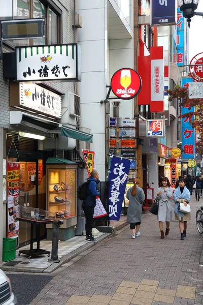 Tokyo Japan December 2016 Emberek Gyalog Roppongi Kerület Tokió Japán — Stock Fotó