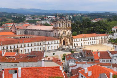 Alcobaca Manastırı - Portekiz 'de ortaçağ gotik simgesi. UNESCO Dünya Mirası Alanı.