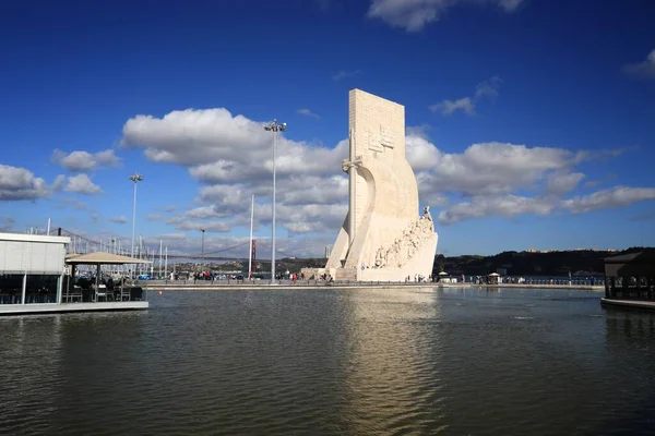 Lisbon Portugal June 2018 People Visit Padrao Dos Descobrimentos Monument — Stock Photo, Image