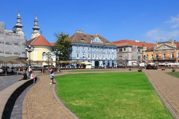 Timisoara Romania Серпня 2012 Люди Відвідують Площу Unirii Тімішоарі Румунія — стокове фото