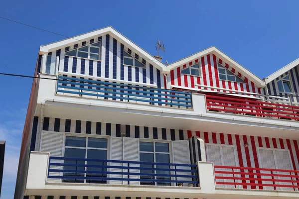 Domy Paski Costa Nova Portugalia Tradycyjna Lokalna Dekoracja Wnętrz Kolorowych — Zdjęcie stockowe