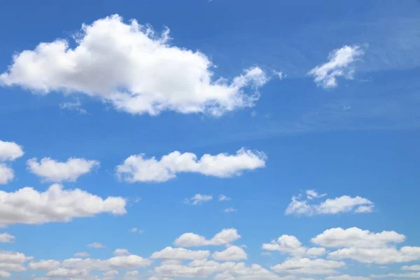 Nubes Blancas Fondo Cielo Azul Textura Nubes Blancas Onduladas — Foto de Stock