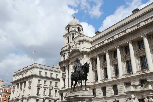 Londres Reino Unido Arquitectura Largo Calle Whitehall Con Antiguo Edificio — Foto de Stock