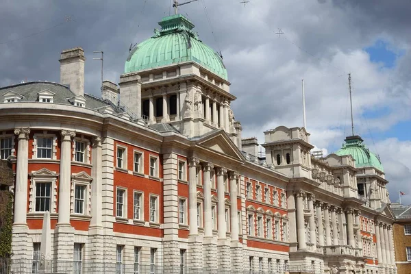 Monumento Londres Reino Unido Admiralty House Nubes Lluvia — Foto de Stock