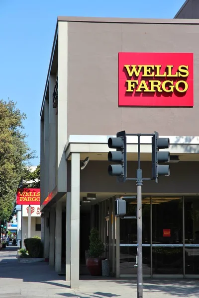 Fresno Estados Unidos Abril 2014 Sucursal Del Banco Wells Fargo — Foto de Stock