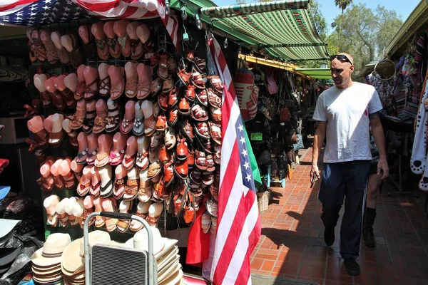 Los Ángeles Abril 2014 Gente Visita Mercado Olvera Street Los — Foto de Stock