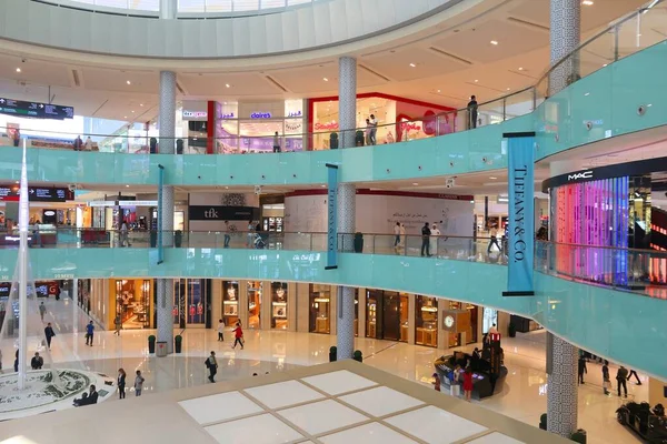 Dubai Sae 2017 Nakupující Navštíví Dubai Mall Největší Obchoďák Světě — Stock fotografie