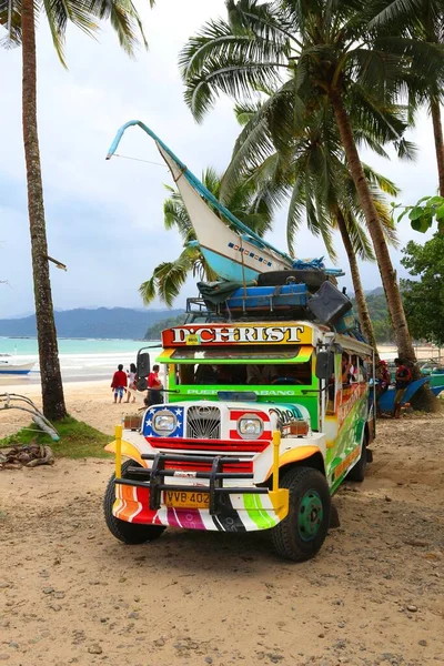 Palawan Filipinas Noviembre 2017 Vehículo Transporte Público Jeepney Playa Sabang — Foto de Stock