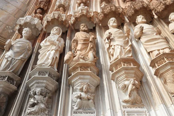 Batalha Kloster Mittelalterliche Gotische Kirche Portugal Unesco Weltkulturerbe Heiligenstatuen — Stockfoto
